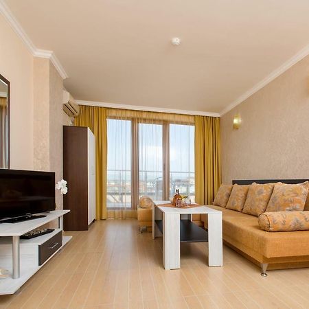 נסבר Hotel Iris מראה חיצוני תמונה