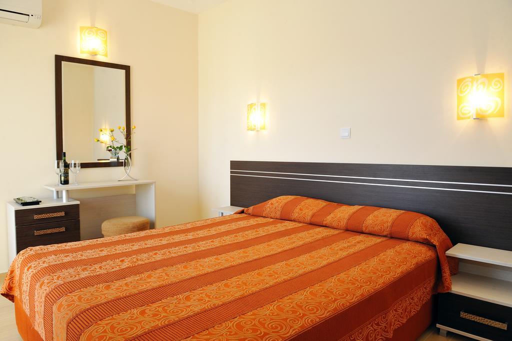 נסבר Hotel Iris חדר תמונה