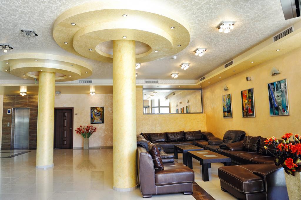 נסבר Hotel Iris מראה חיצוני תמונה