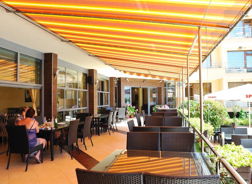 נסבר Hotel Iris מראה חיצוני תמונה