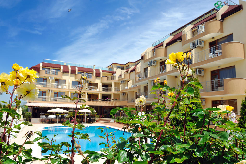 נסבר Hotel Iris מראה חיצוני תמונה