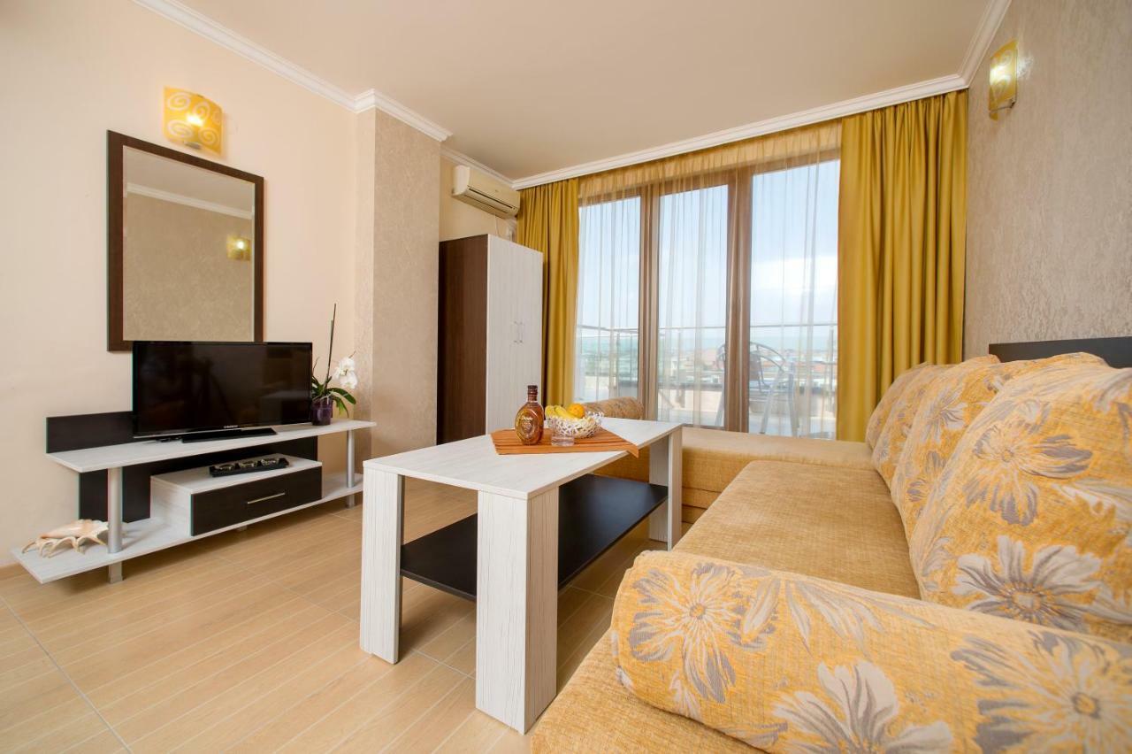 נסבר Hotel Iris מראה חיצוני תמונה